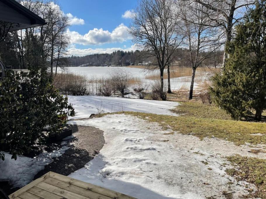 Nyrenoverat Strandnaera Med Fantastisk Utsikt Rimbo Exterior foto
