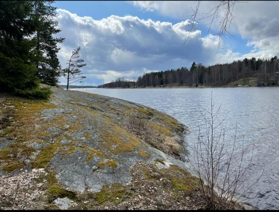 Nyrenoverat Strandnaera Med Fantastisk Utsikt Rimbo Exterior foto